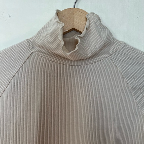 Serra Women Sweater XL Turtle Neck Cream Soft Ribbed Knit Texture Lightweight - Picture 3 of 12